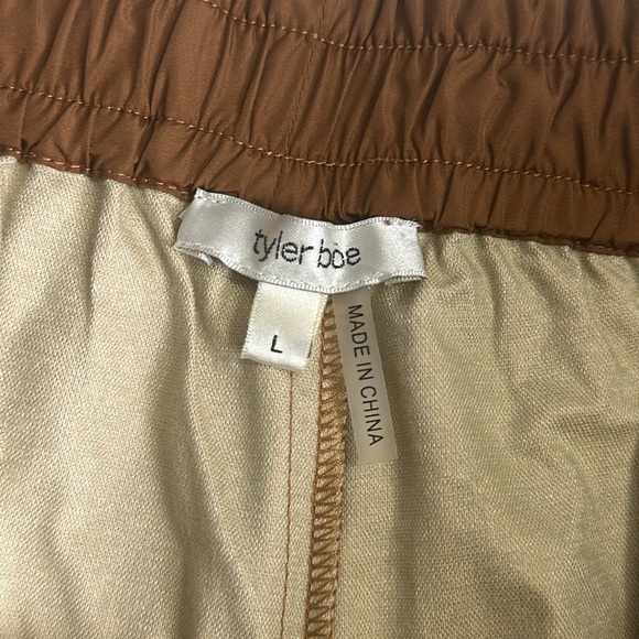 Tyler Boe Women’s Size Large Tan Faux Leather Pull On Joggers - Picture 7 of 12